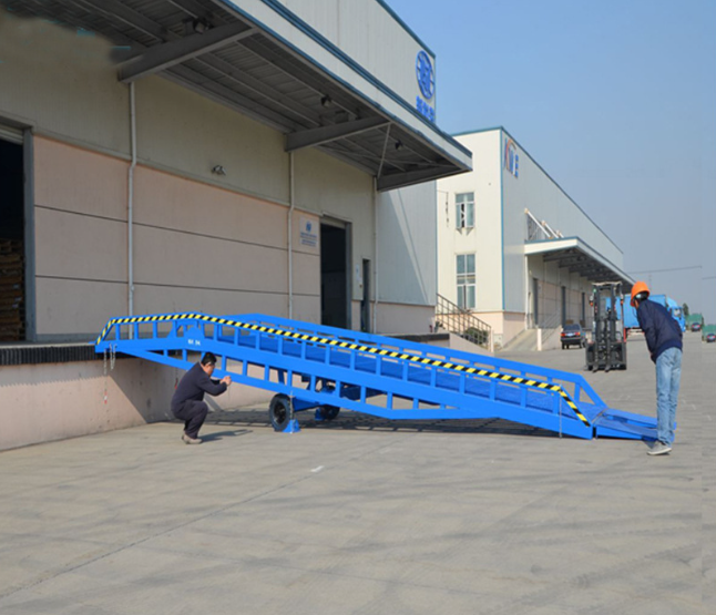 盘锦移动式登车桥应用